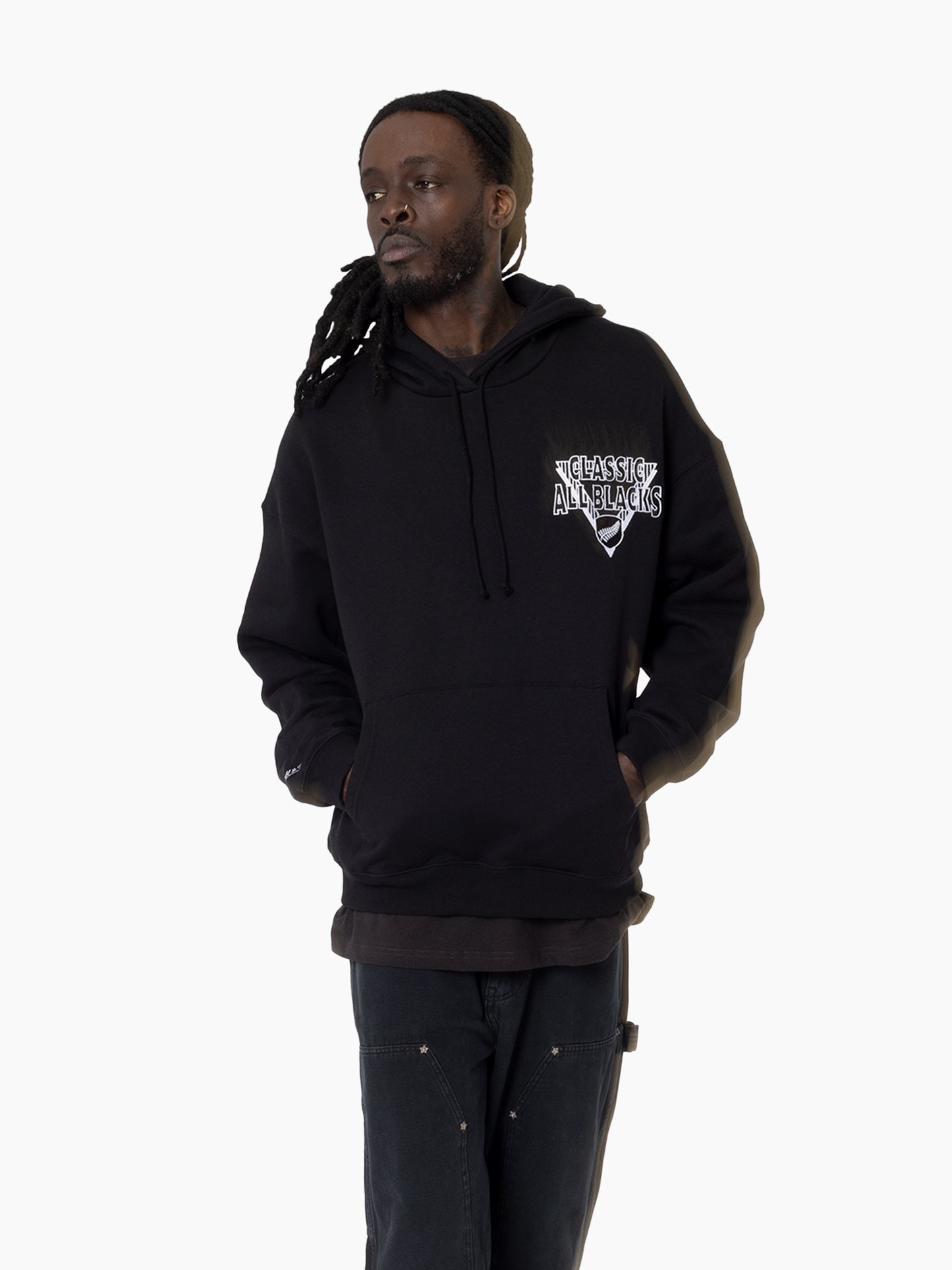 MNA-V45 (Mitchell & ness classic silver fern hoodie solid dyed black) 92595217