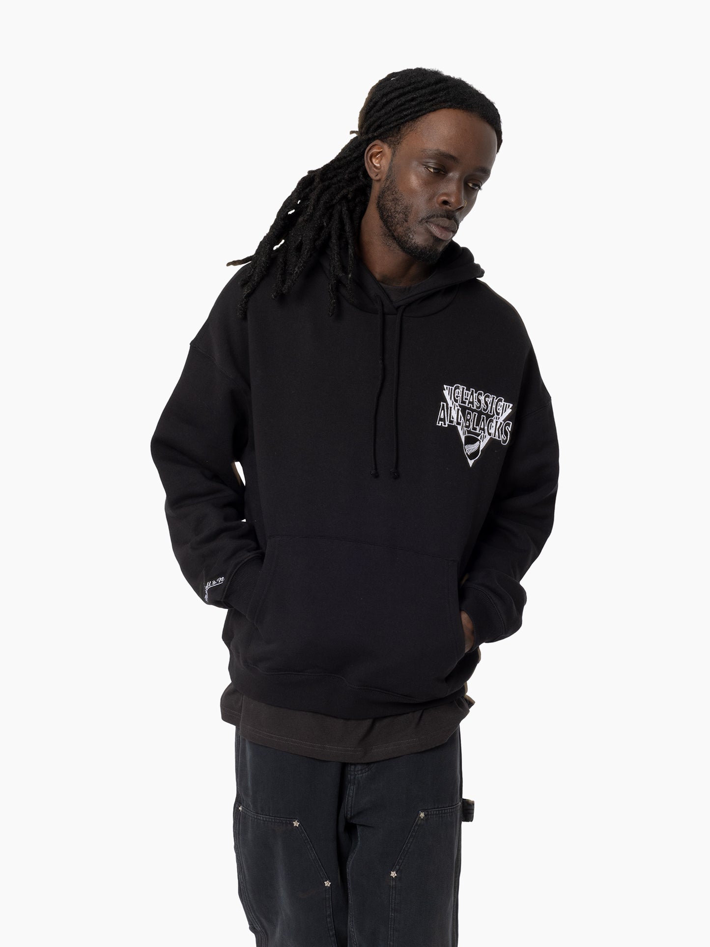 MNA-V45 (Mitchell & ness classic silver fern hoodie solid dyed black) 92595217