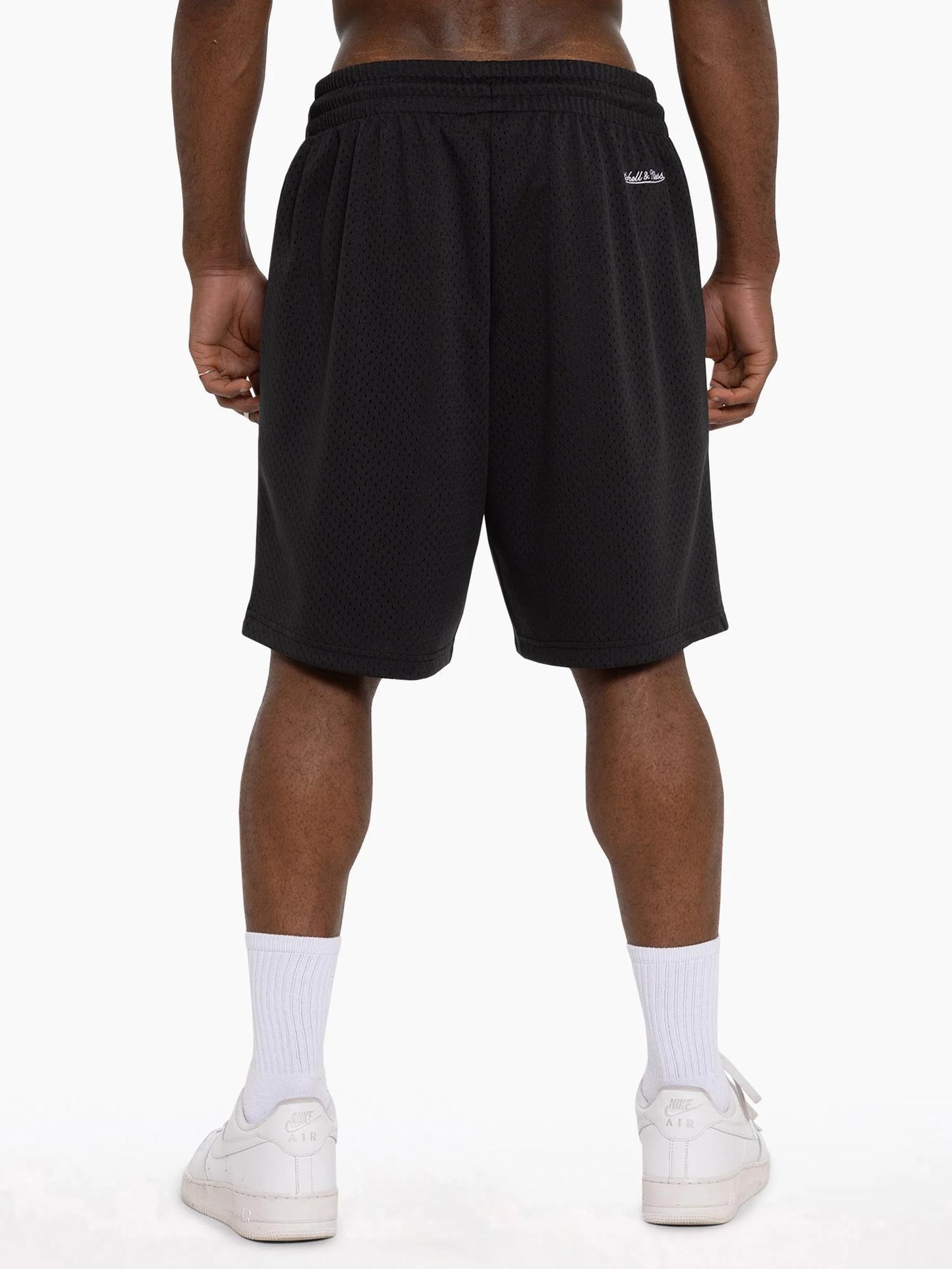 MNA-K37 (Mitchell and ness varsity shorts cavaliers black) 72494782