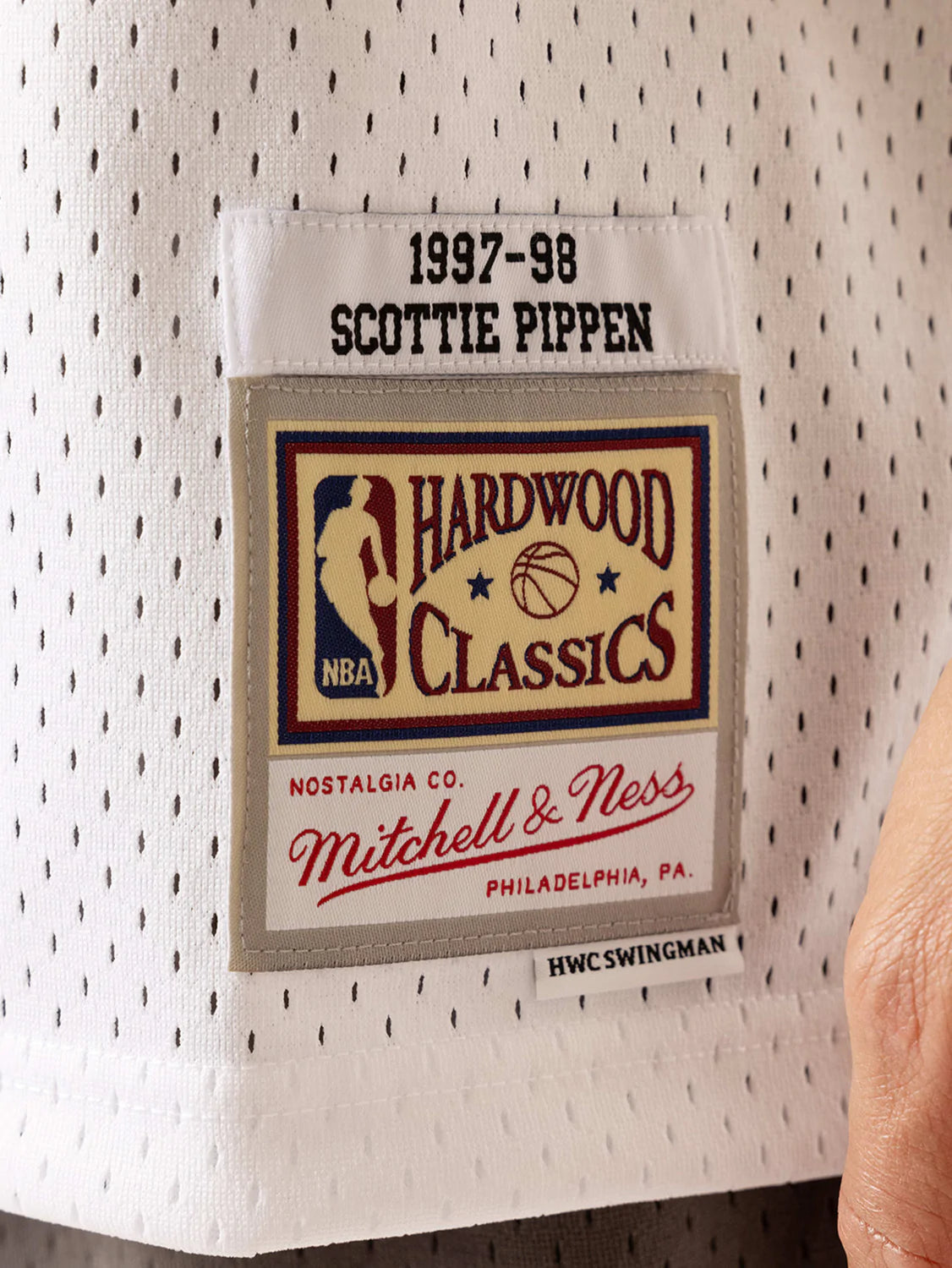 MNA-A23 (Mitchell and ness swingman jersey bulls pippen 97-98 home white) 112298260