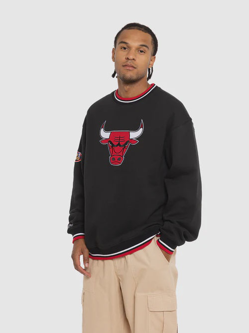 MNA-J35 (Mitchell and ness logo crew bulls faded black) 22496521