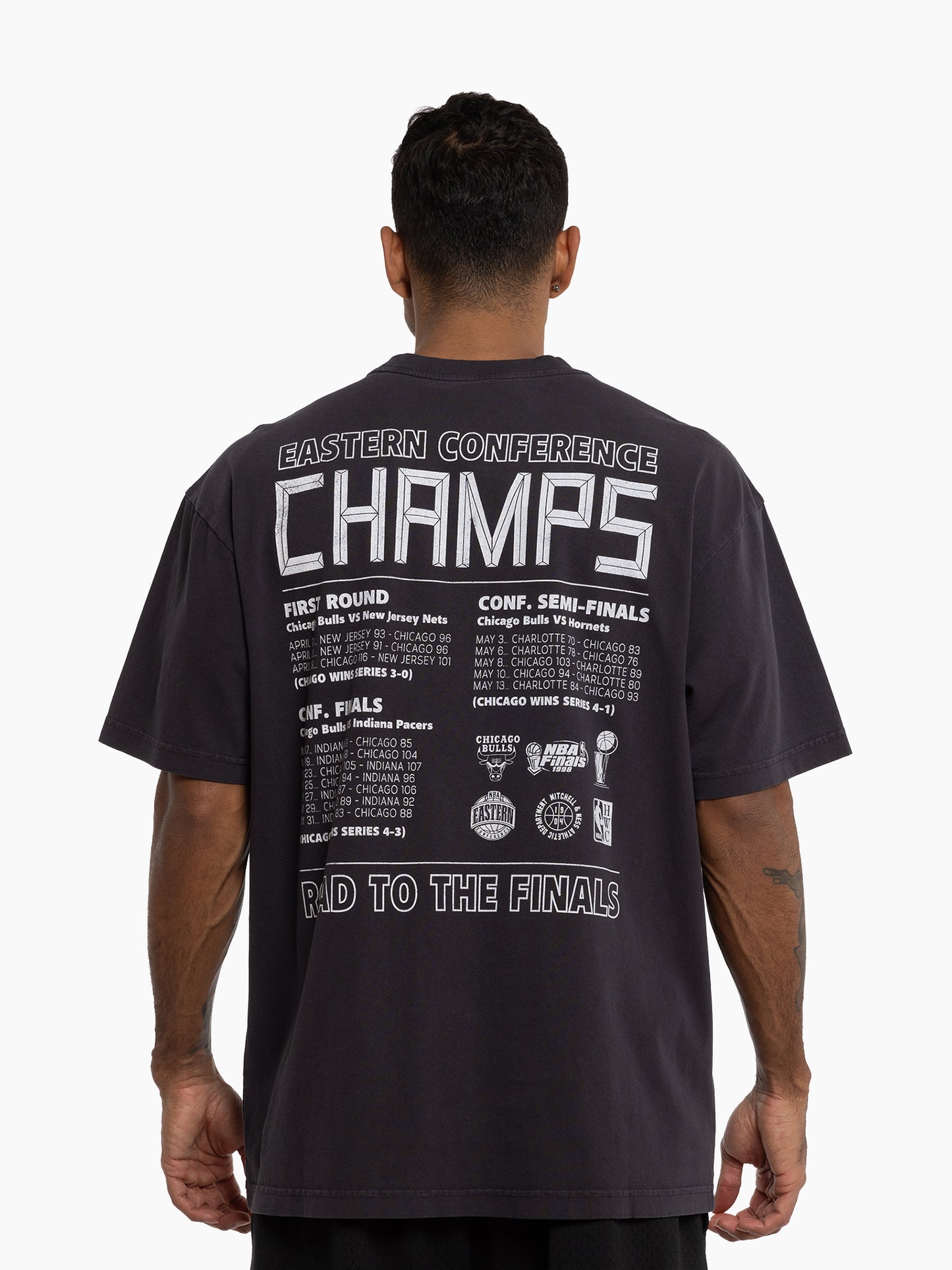 MNA-N37 (Mitchell and ness chisel championship tee bulls overdye black) 724939163