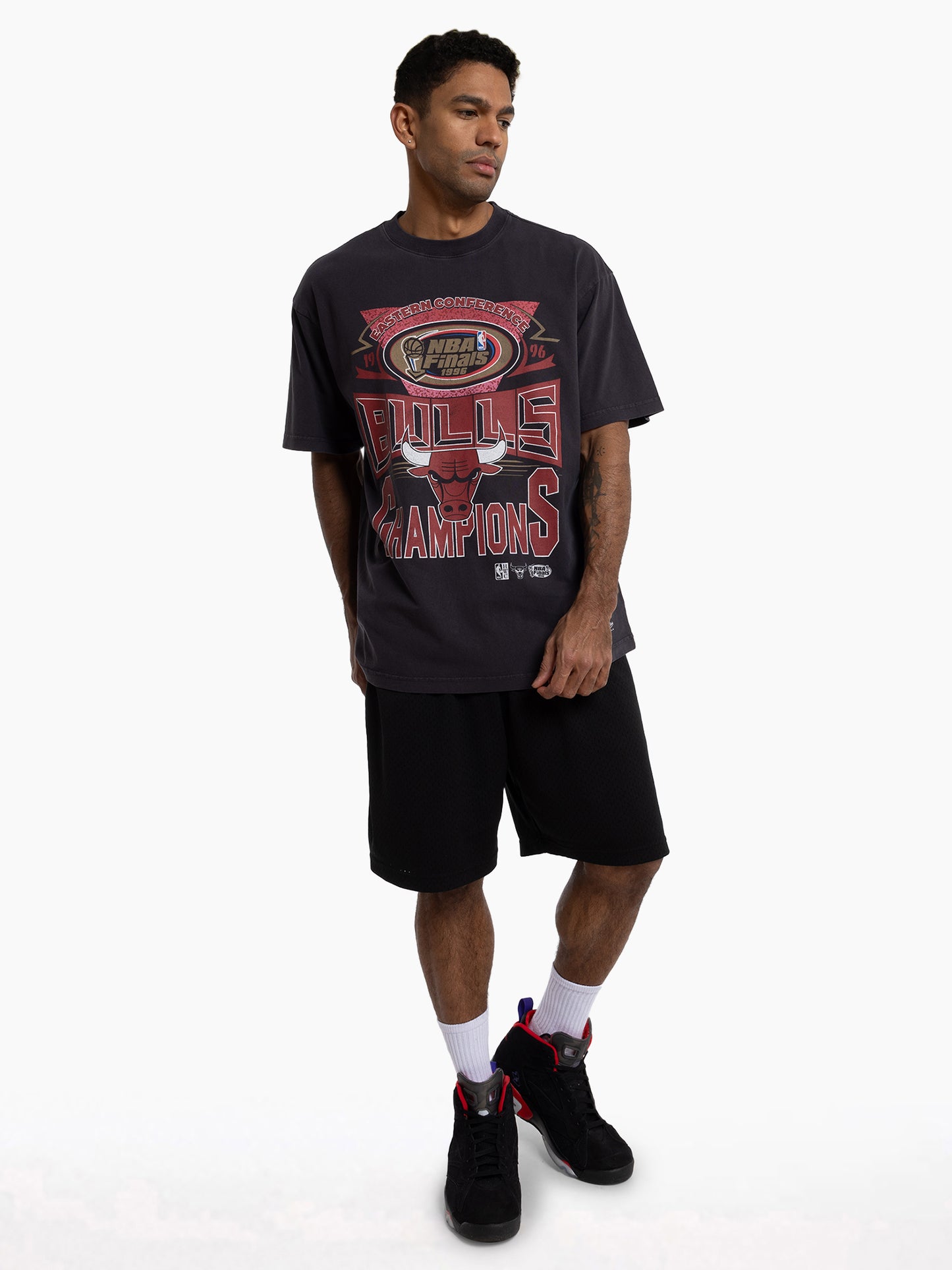 MNA-N37 (Mitchell and ness chisel championship tee bulls overdye black) 724939163