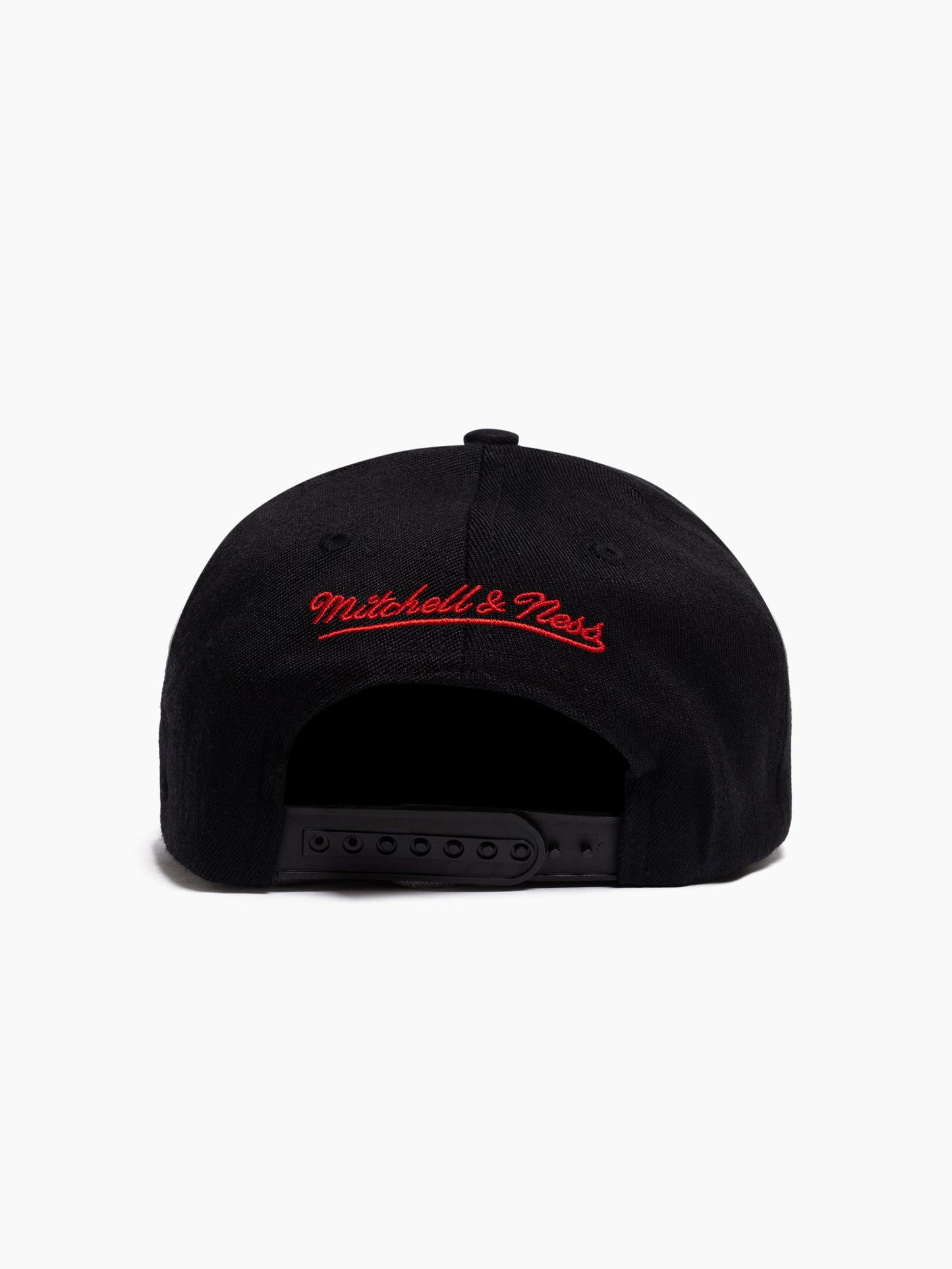 MNA-I38 (Mitchell & ness line work mvp bulls snapback black osfm) 92492826