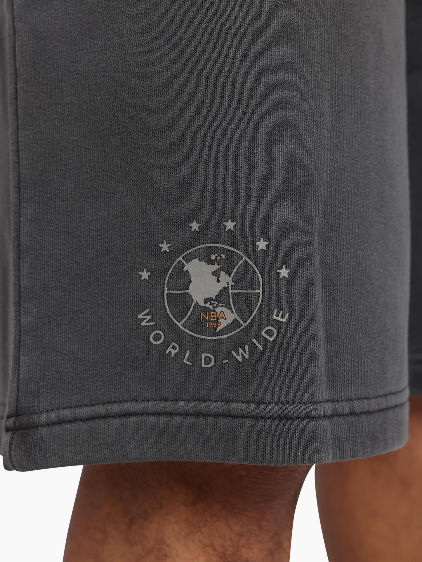 MNA-E46 (Mitchell & ness worldwide fleece jorts bulls black) 92594347