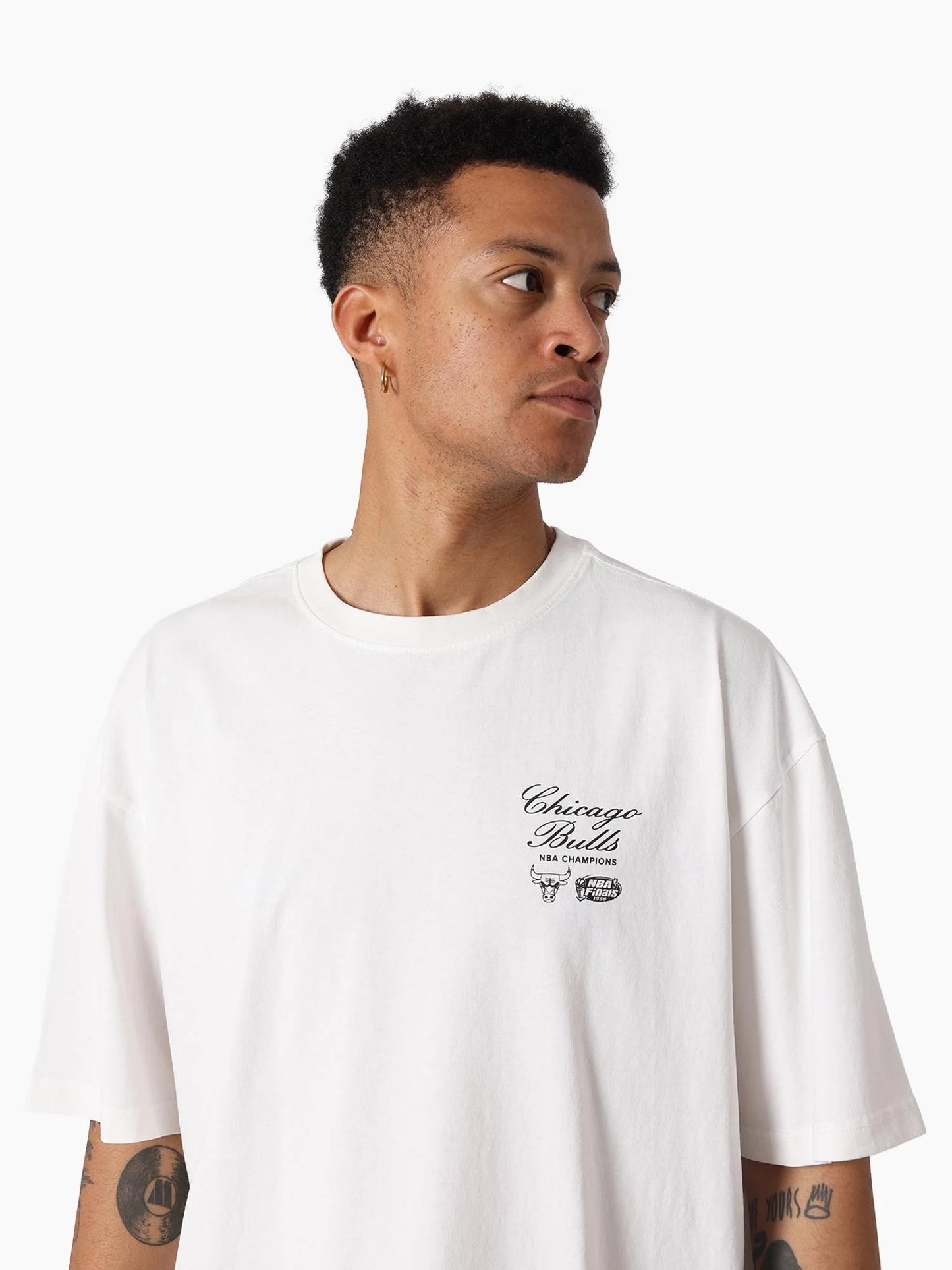 MNA-T48 (Mitchell & ness chicago bulls the champions ring t-shirt vintage white) 112593478