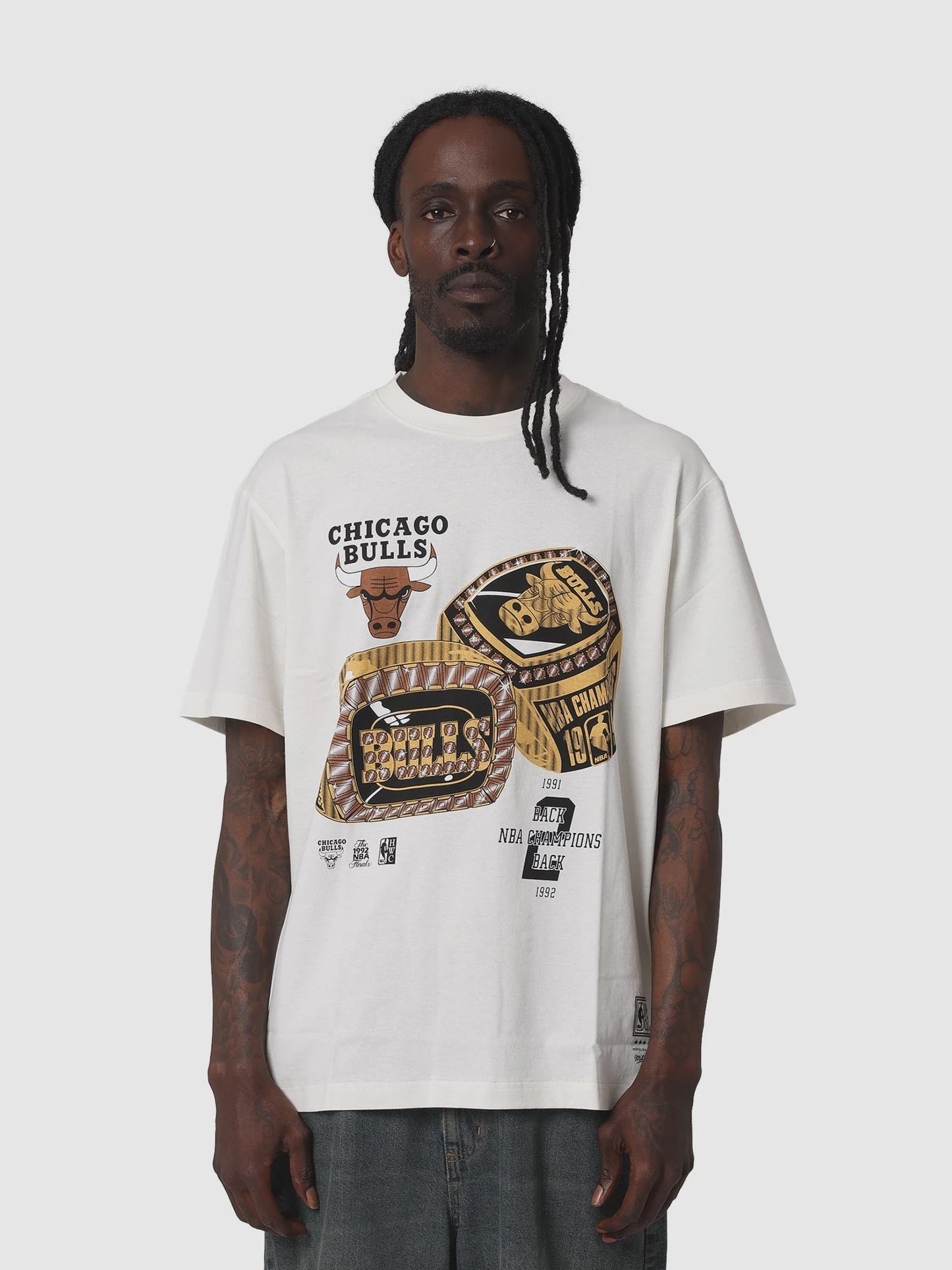 MNA-A49 (Mitchell & ness back 2 back tee chicago bulls vintage white) 112592391