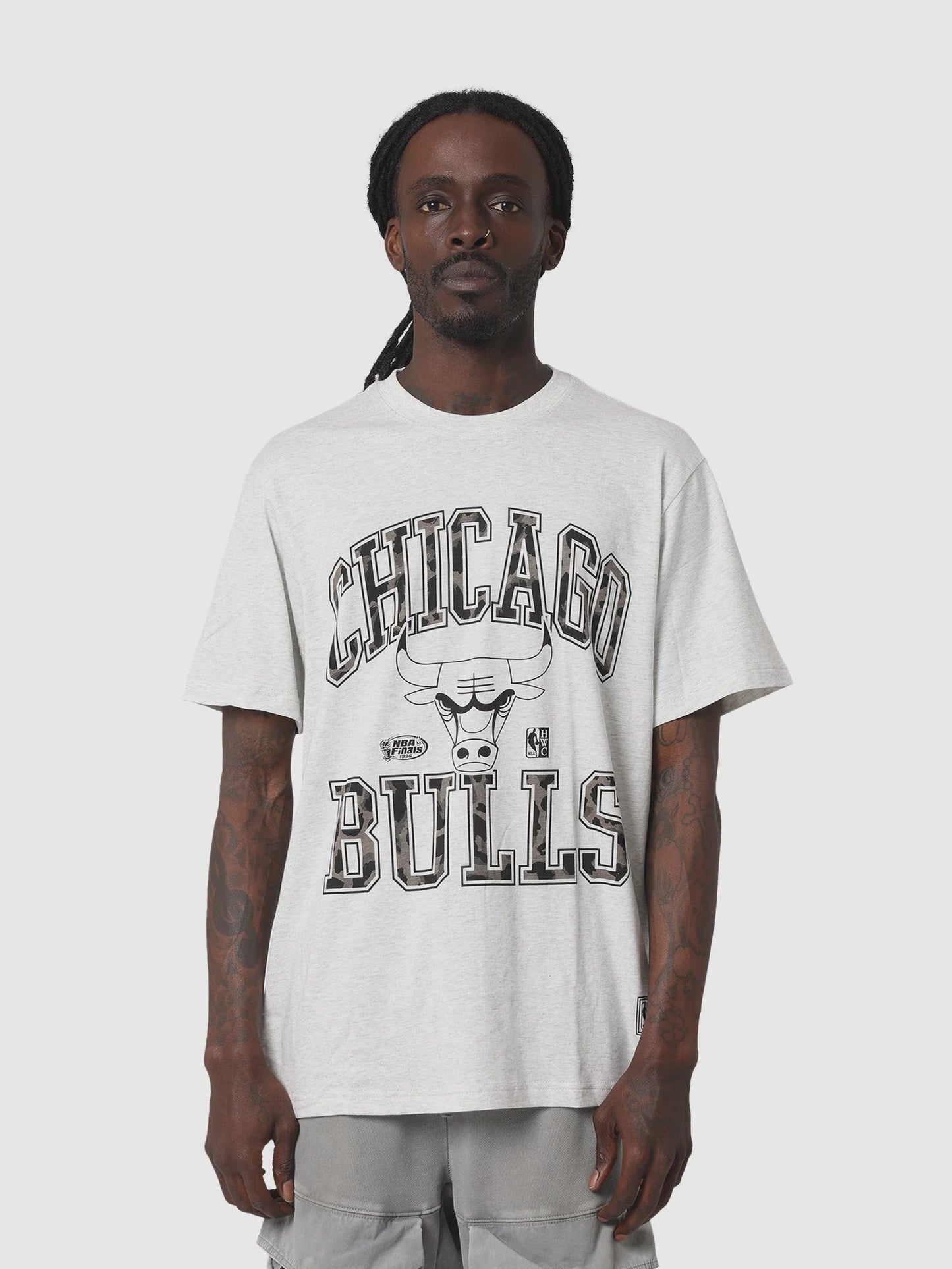 MNA-B49 (Mitchell & ness leopard arch tee chicago bulls silver marle) 112592391