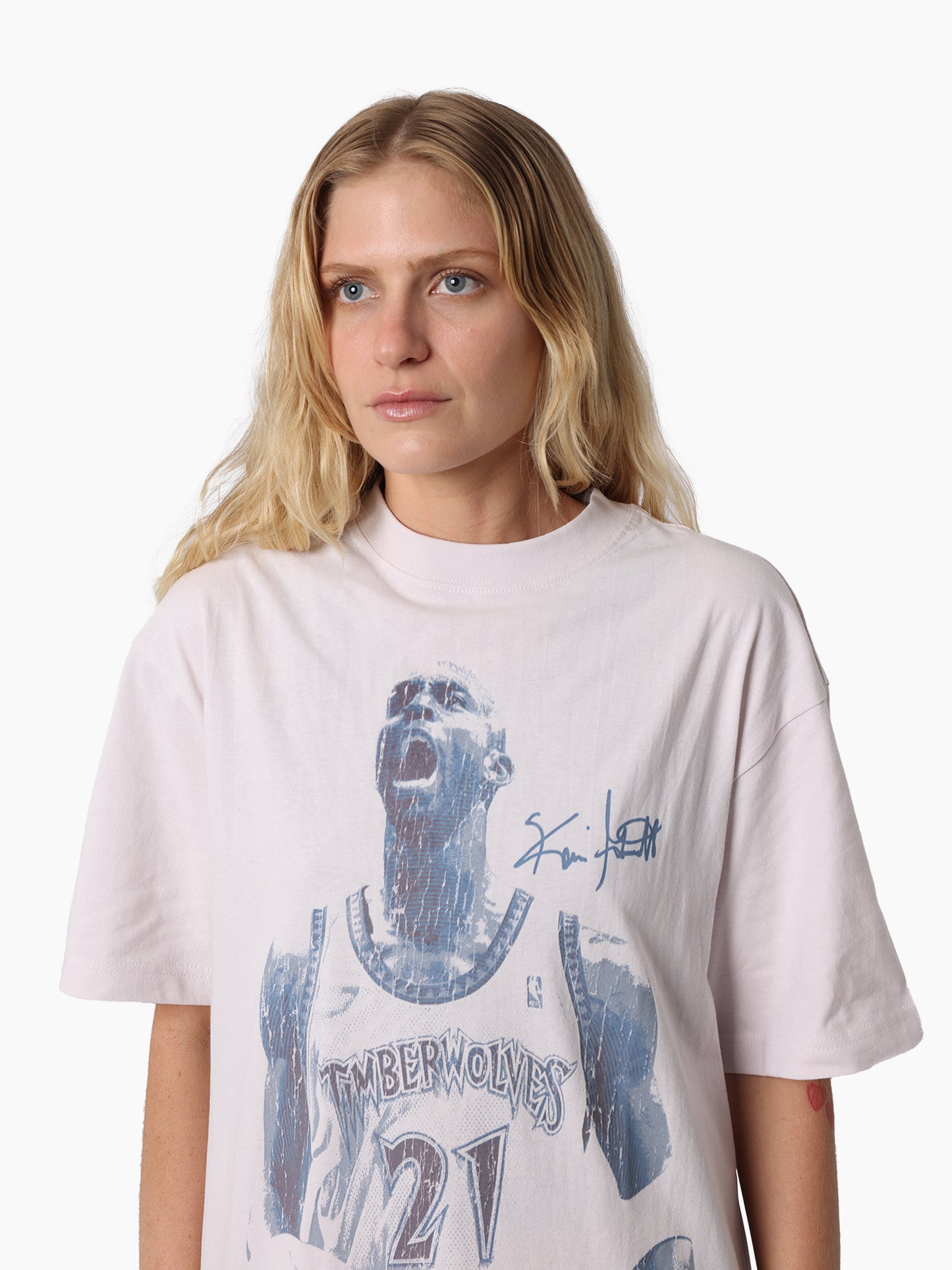 MNA-G46 (Mitchell & ness in the moment tee timberwolves garnett orchid tint) 92593043