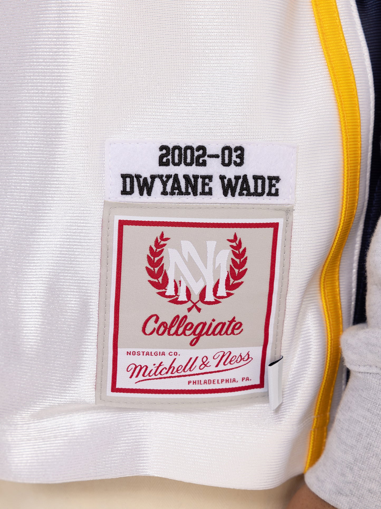 MNA-H40 (Mitchell & ness swingman jersey marq dwd 02-03 home white) 122498695