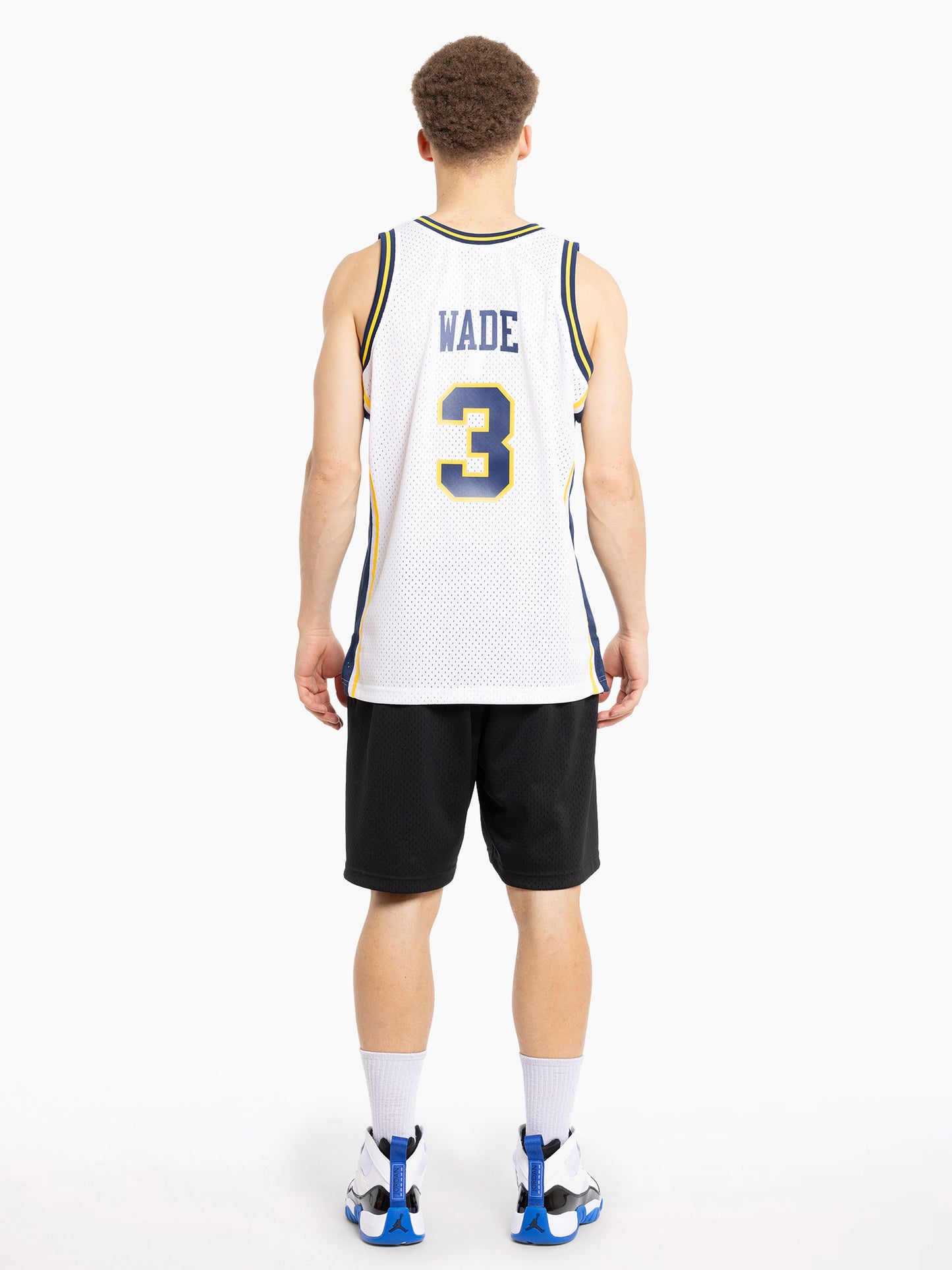 MNA-H40 (Mitchell & ness swingman jersey marq dwd 02-03 home white) 122498695