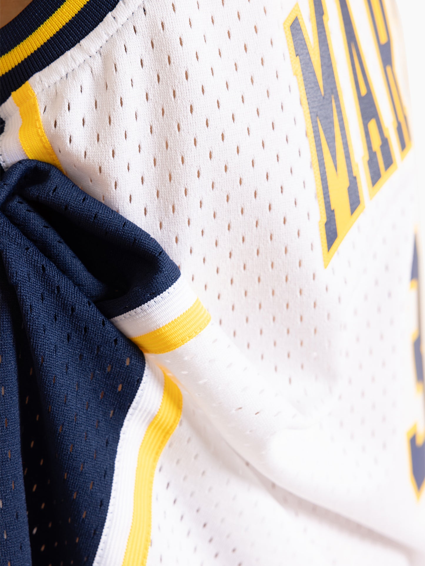 MNA-H40 (Mitchell & ness swingman jersey marq dwd 02-03 home white) 122498695