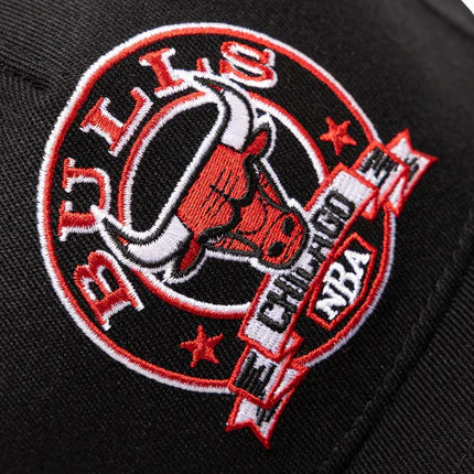 MNA-W37 (Mitchell and ness emblem mvp bulls snapback black/red osfm) 82492826