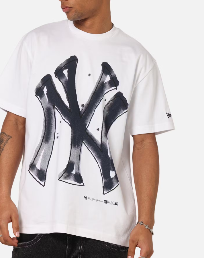 NEA-X11 (New era oversize trend pop paint new york yankees tee white) 82594000
