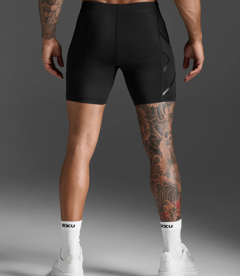 2XUA-O (2XU core compression 1/2 short black) 82495000