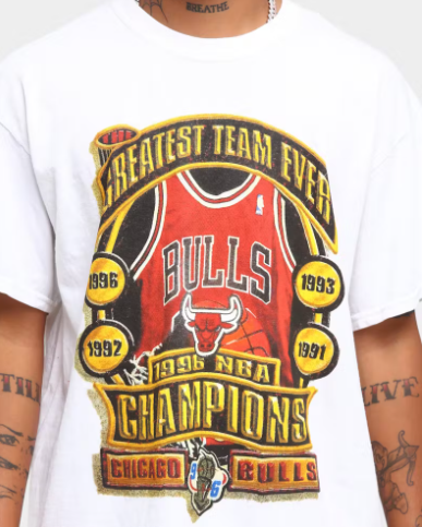 MNA-D21 (Greatest team ever tee bulls vintage white) 72296087