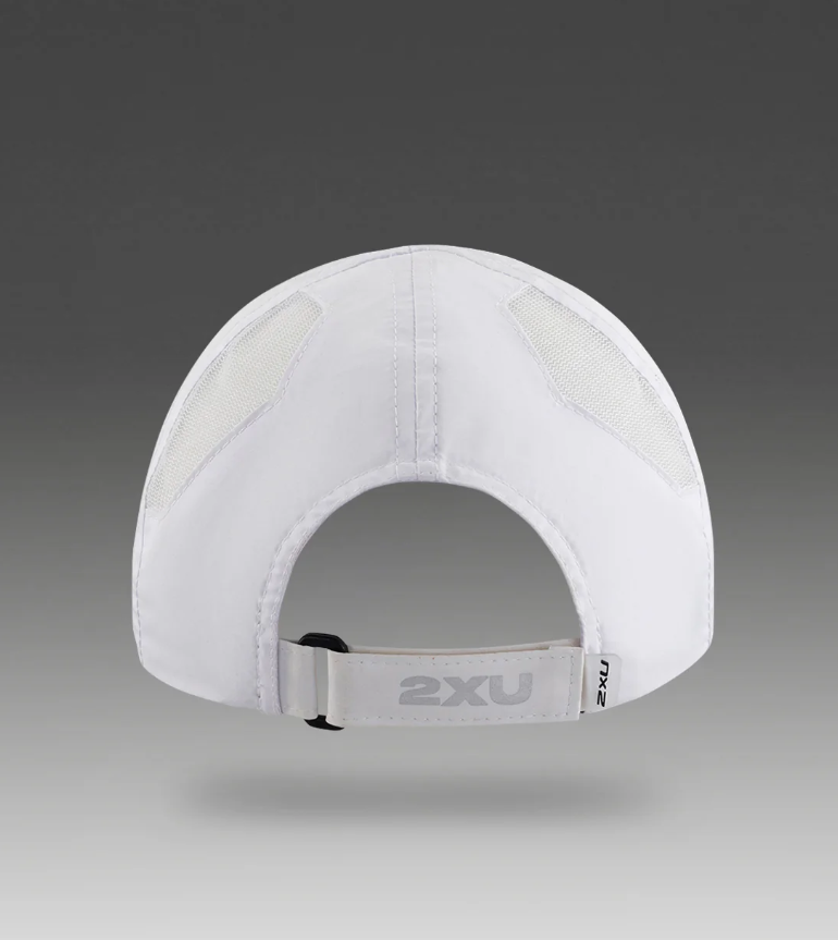 2XUA-X (2XU run cap hunter white osfm) 102491750