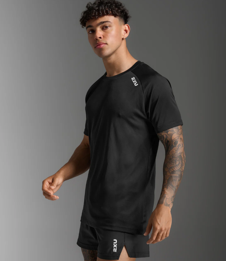 2XUA-Y (2XU aspire tee black/white) 22592250