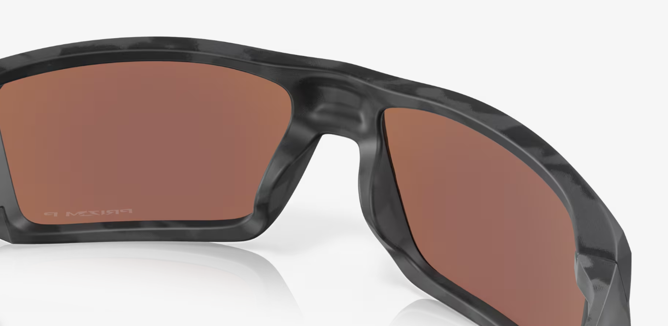 OK-D (Oakley heliostat matte black camo frame/prizm deep water polarized lenses) 925914104