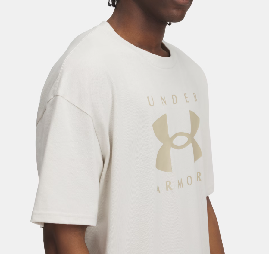 UAA-D16 (Under armour mens heavy weight oversized branded short sleeve tee summit white/city khaki) 102592826