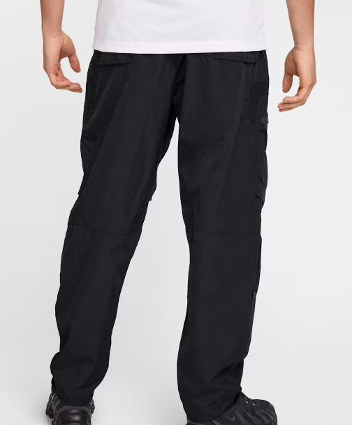 NA-O48 (Nike tech mens woven cargo trackpants black)