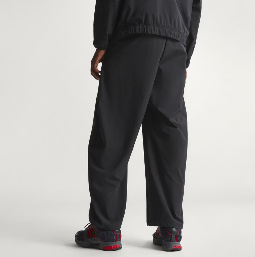AA-Q31 (Adidas z.n.e woven pants black) 32696735