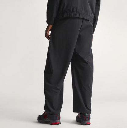 AA-Q31 (Adidas z.n.e woven pants black) 32696735