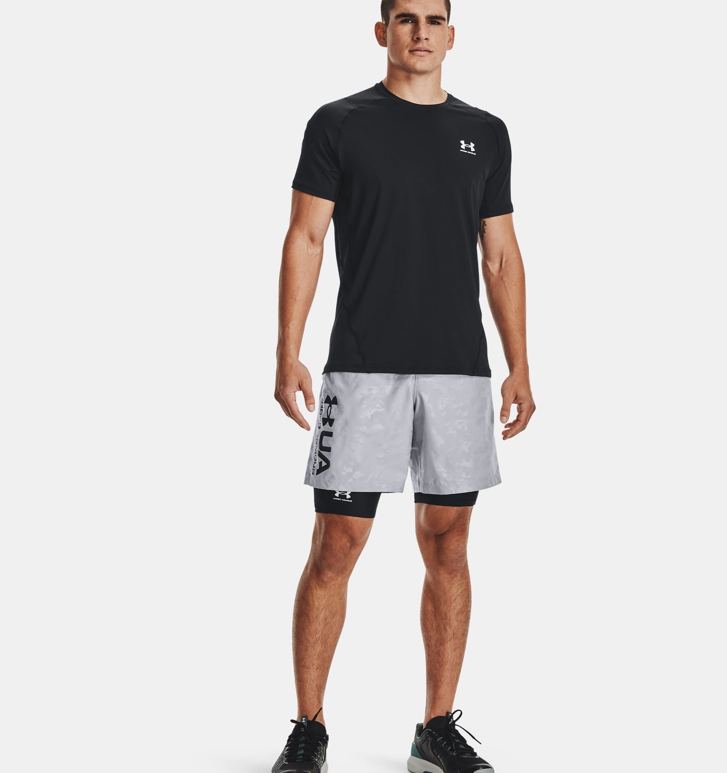 UAA-W10 (Under armour mens heatgear pocket long shorts black/white) 102392608