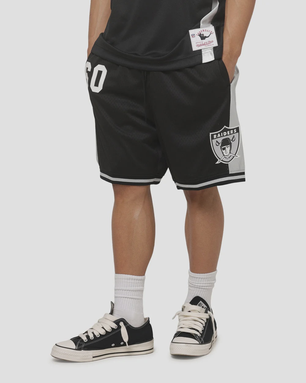 MNA-O53 (Mitchell & ness las vegas raiders established mesh shorts black) 82695652