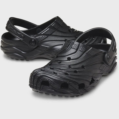 CR-J11 (Crocs classic erosion clog black) 82694782