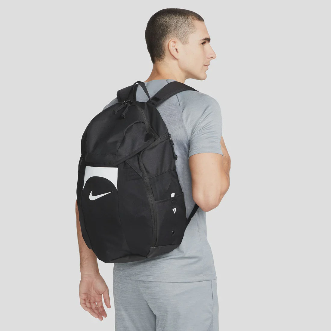 NE-U25 (Nike academy team backpack black/white) 92494000