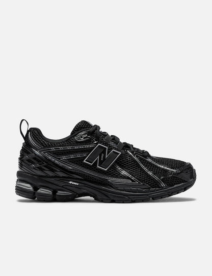 NB-K9 (New balance M1906V1 D width shoes black/silver) 726911250