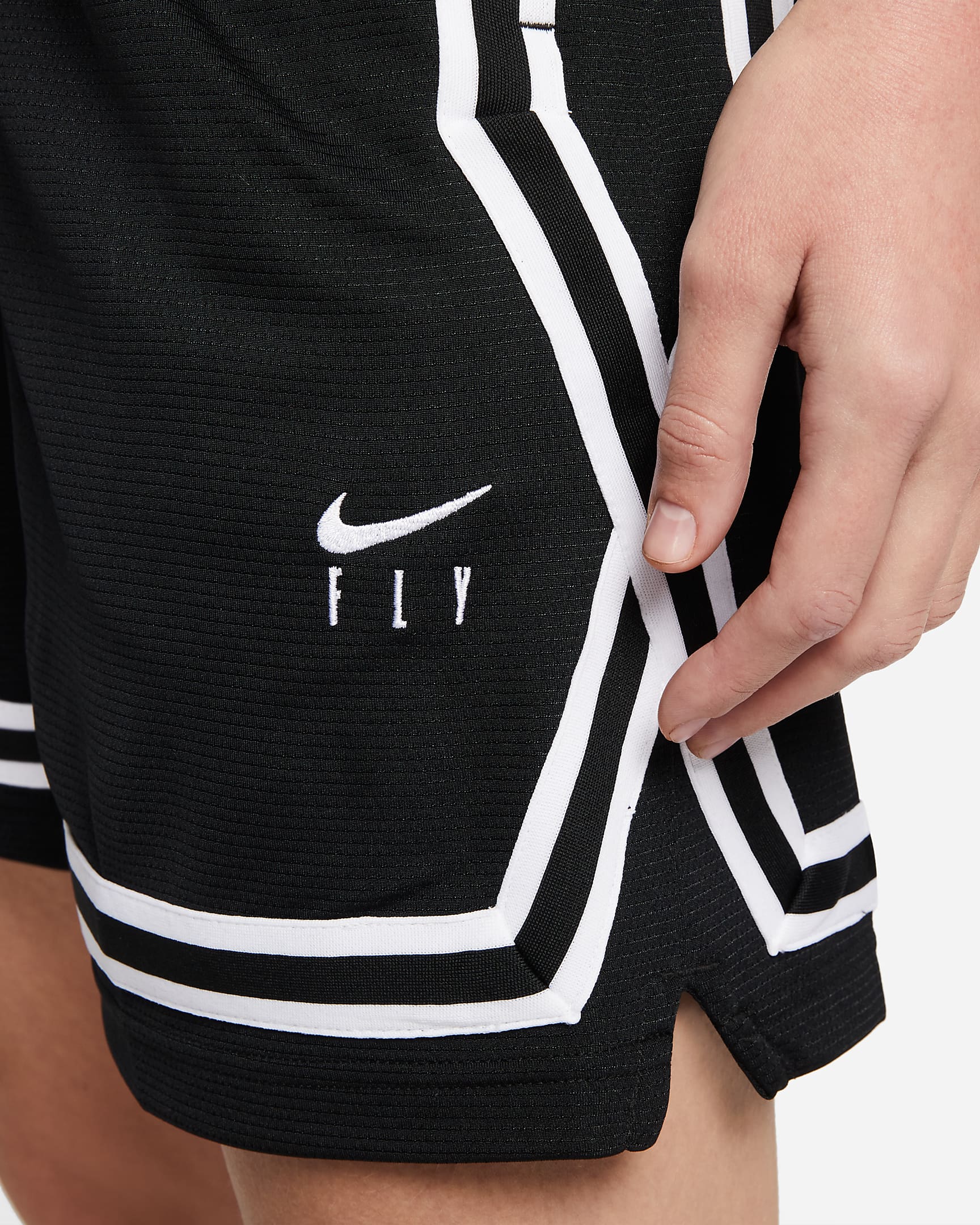 NA-T42 (Nike fly crossover basketball shorts black/white) 72392916 NIKE