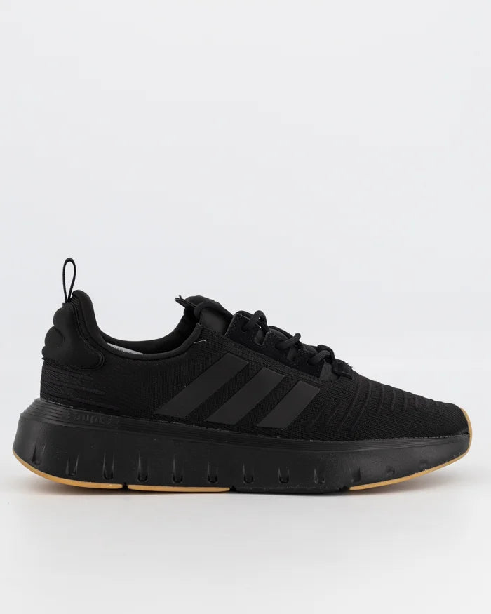 A-U69 (Adidas swift run shoes black/gum) 72499210