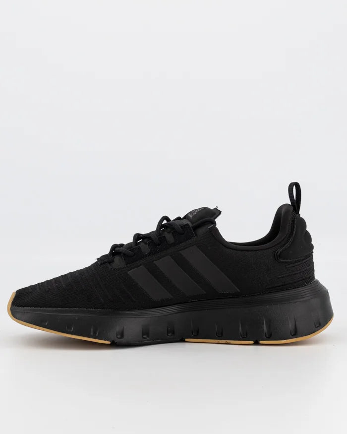 A-U69 (Adidas swift run shoes black/gum) 72499210