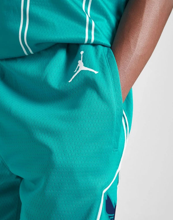 NA-S44 (Nike youth icon swingman shorts hornets rapid teal) 12494783