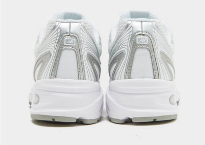 NB-G9 (New balance U740 V2 D width shoes white/metallic silver) 52698500