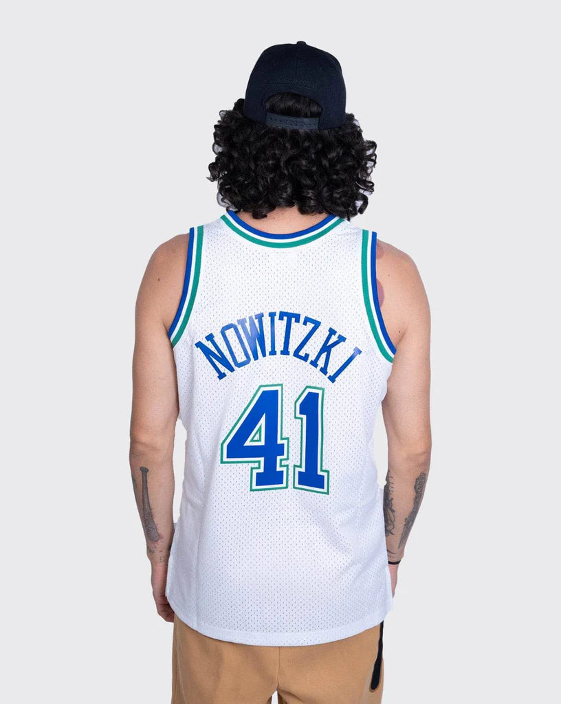 MNA-S41 (Mitchell & ness swingman jersey maverick dirk 98-99 home white) 12598260