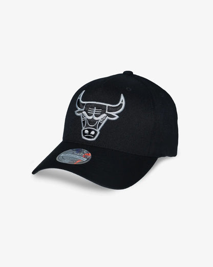 MNA-J46 (Mitchell & ness black & white bulls flex fit snapback black osfm) 92592391