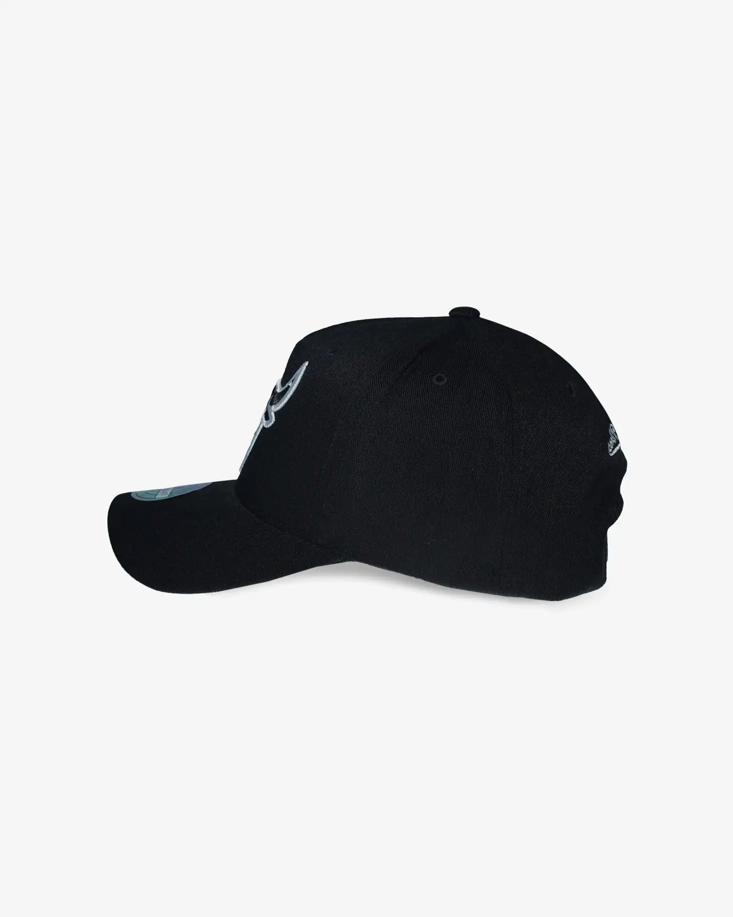 MNA-J46 (Mitchell & ness black & white bulls flex fit snapback black osfm) 92592391