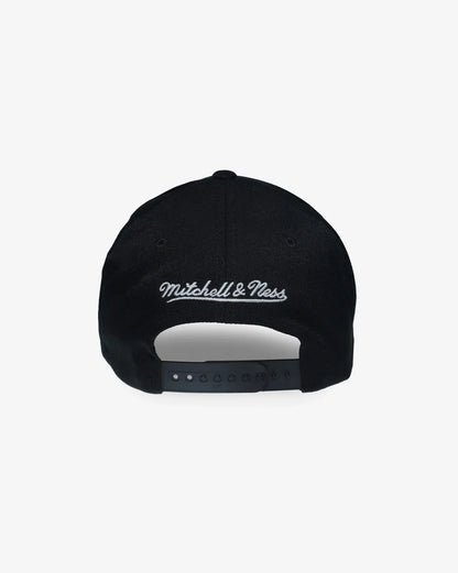 MNA-J46 (Mitchell & ness black & white bulls flex fit snapback black osfm) 92592391