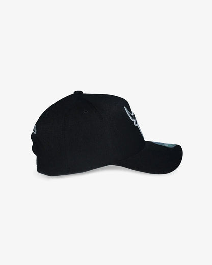 MNA-J46 (Mitchell & ness black & white bulls flex fit snapback black osfm) 92592391