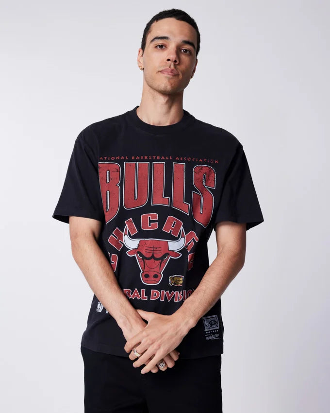 MNA-K22 (Mitchell and ness division arch tee bulls faded black) 102293478