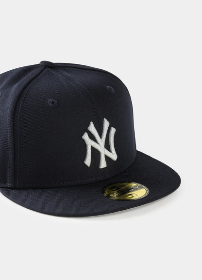 NEC-N70 (New era 5950 new york yankees reflect in official team colours fitted hat/grey UV) 112594749