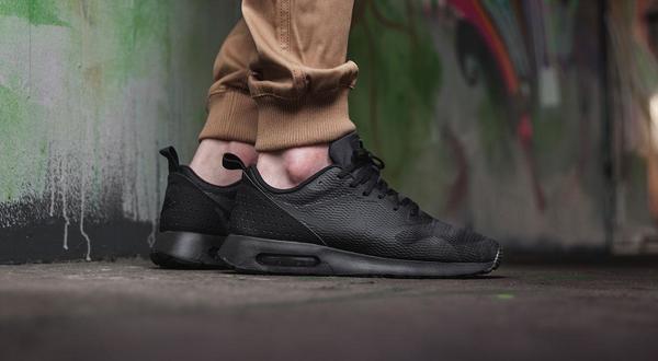 N-O84 (AIR MAX TAVAS - BLK/BLK) 21698184