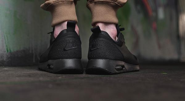 N-O84 (AIR MAX TAVAS - BLK/BLK) 21698184