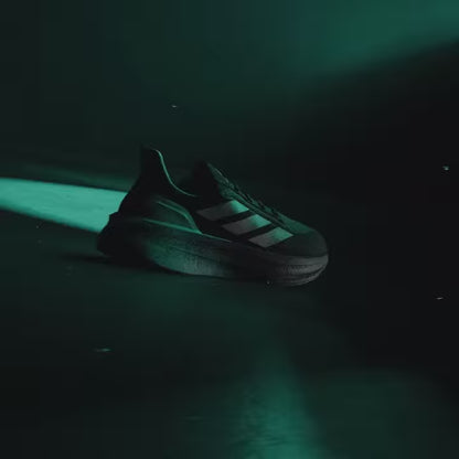 A-P72 (Adidas ultraboost 5 x mercedes amg petronas F1 team shoes black/metallic silver/semi mint rush) 226915867