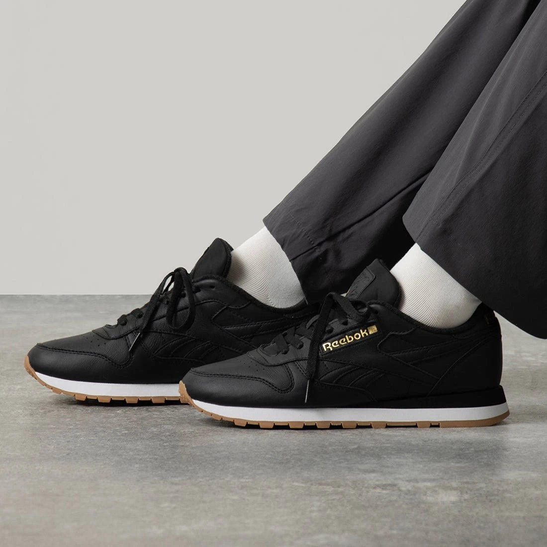 R-E18 (Reebok classic leather black/chalk/white) 82697652