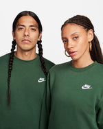 NA-F44 (Nike sportswear club crew green fir/white) 122394092