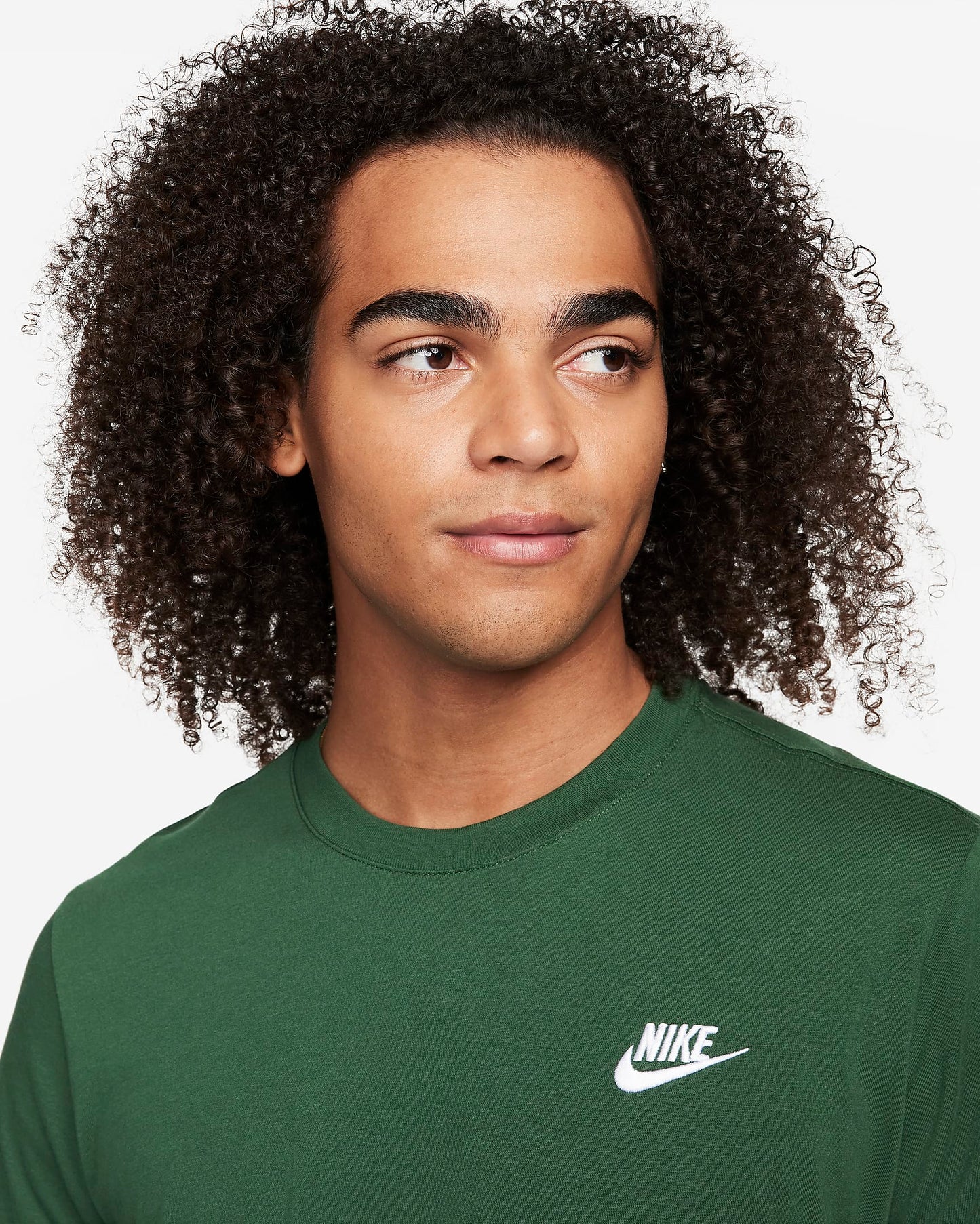 NA-E44 (Nike sportswear club tee green fir) 122392046